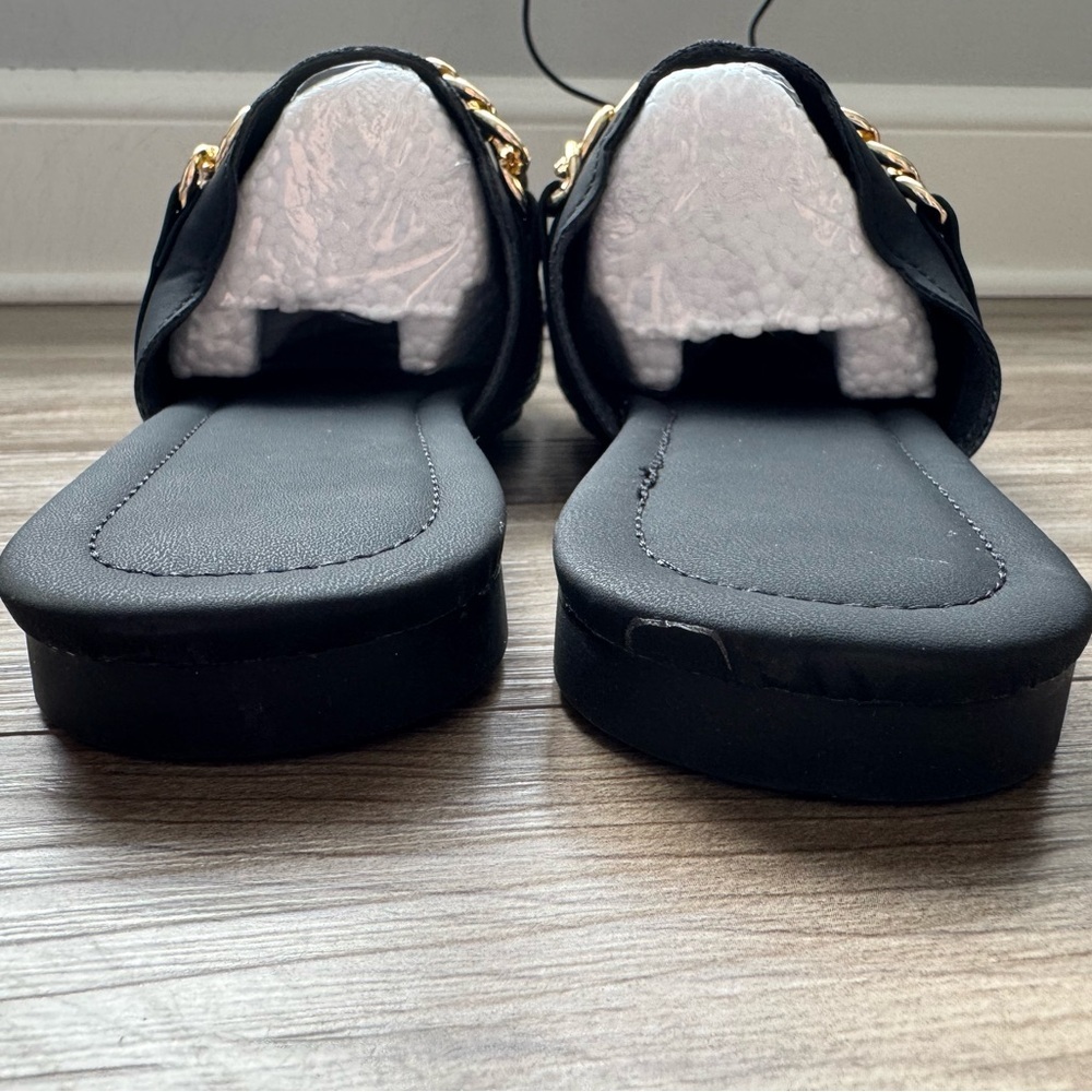 Classic Women’s Mules Black with Gold Chain Size 9 Slip On PU leather NEW in box - Picture 10 of 10